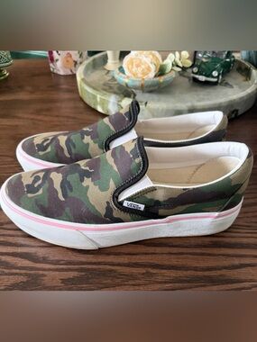Vans Women’s Custom Platform Slip-On Sneakers - W9.5